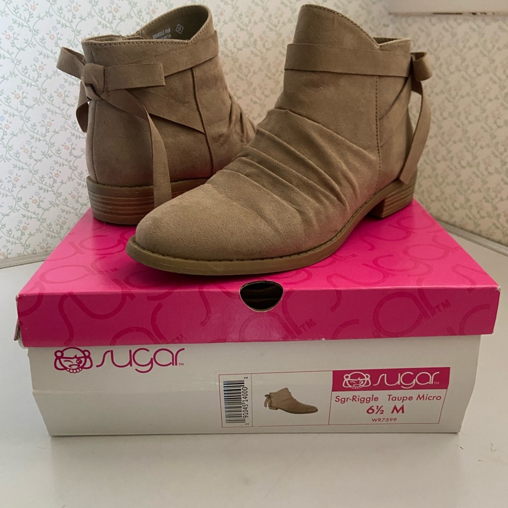 Sugar Ankle Boots Size 6.5